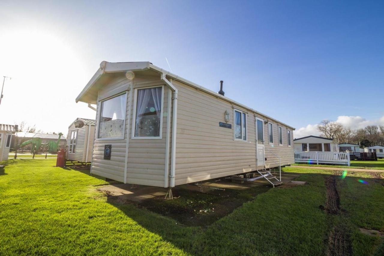 Lovely Caravan With Wifi At Broadland Sands In Suffolk Ref 20035Bs Hotel Hopton on Sea Buitenkant foto
