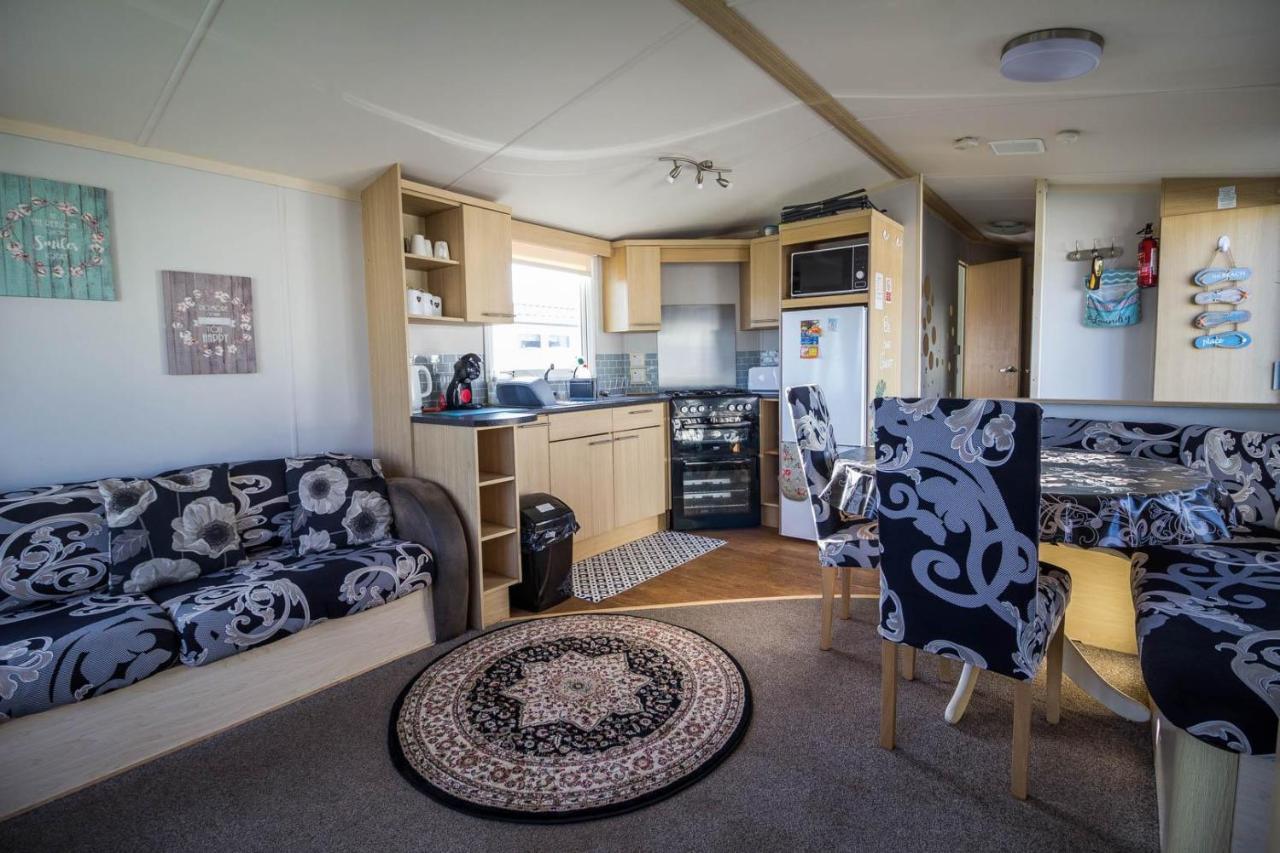 Lovely Caravan With Wifi At Broadland Sands In Suffolk Ref 20035Bs Hotel Hopton on Sea Buitenkant foto