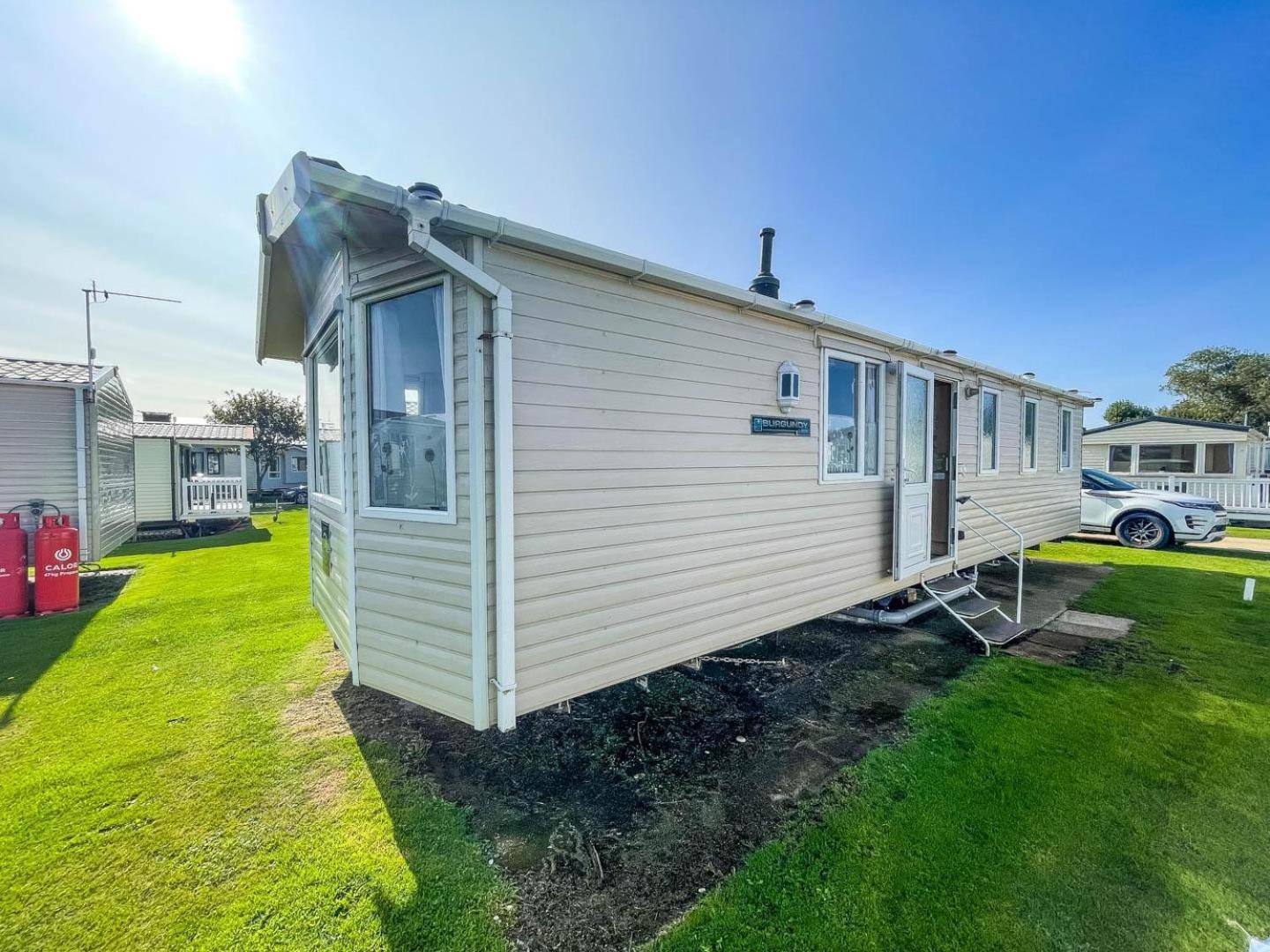Lovely Caravan With Wifi At Broadland Sands In Suffolk Ref 20035Bs Hotel Hopton on Sea Buitenkant foto